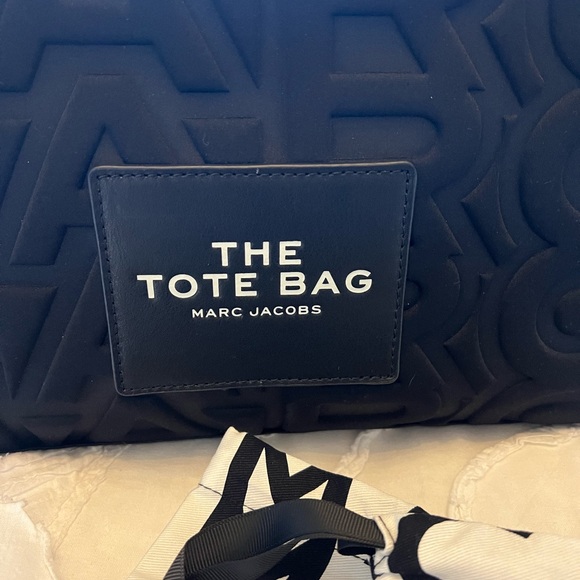 MARC JACOBS The Tote Bag – Black - Picture 2 of 9